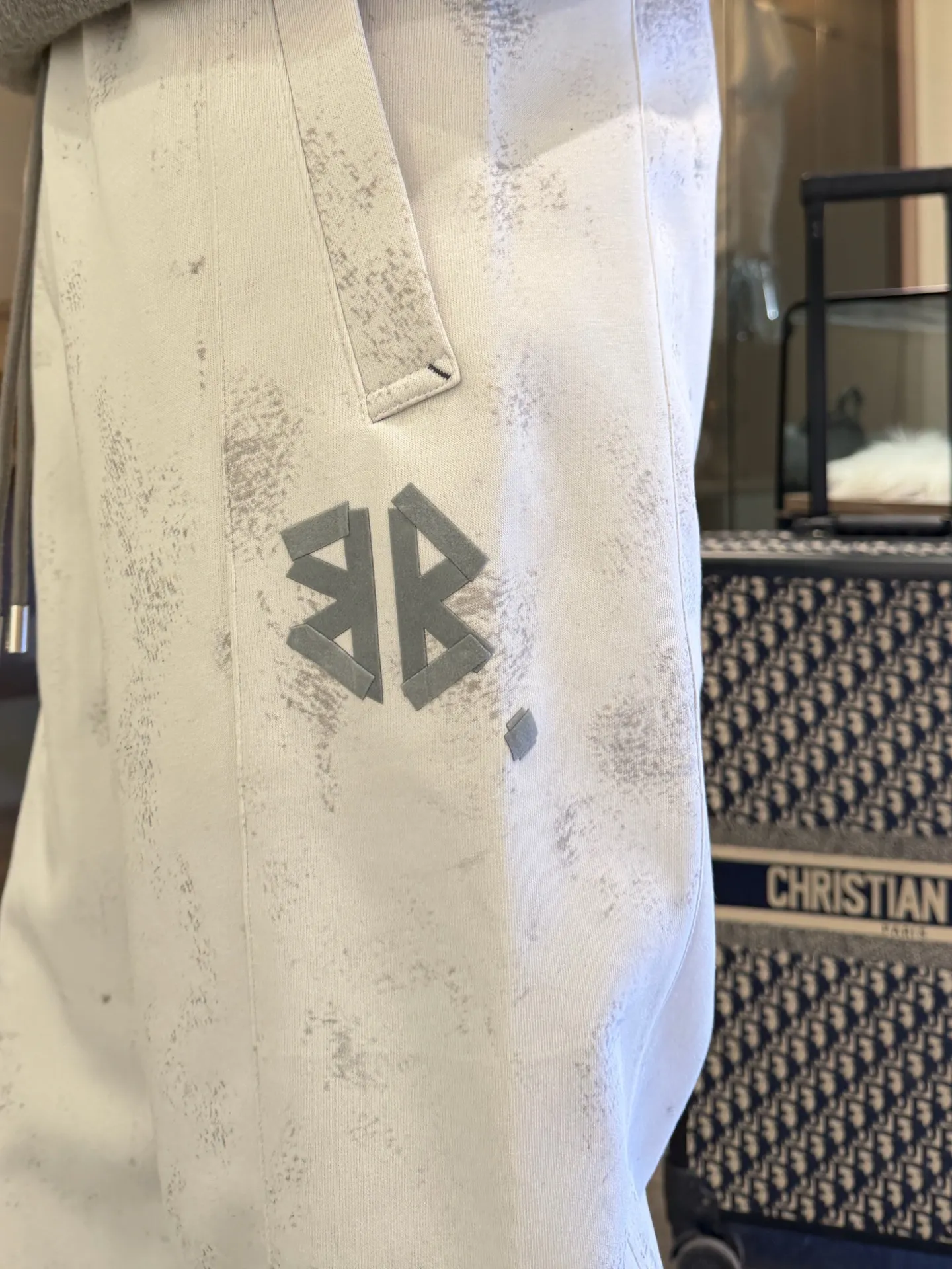 Balenciaga 🆕2026 Autumn and Winter New Arrival Casual Pants! 🎁On sale simultaneously on the official website. Brand Classic LOGO casual pants, customized fabrics, excellent comfort and strong touch. Highly recognisable, perfect appearance and craftsmanship. Size:M-3XL